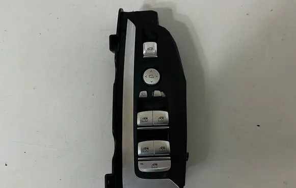BMW X3 G01 Electric window control switch 6847099