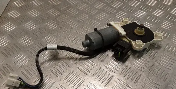 Mercedes-Benz E W211 Front door window regulator motor A2118202942