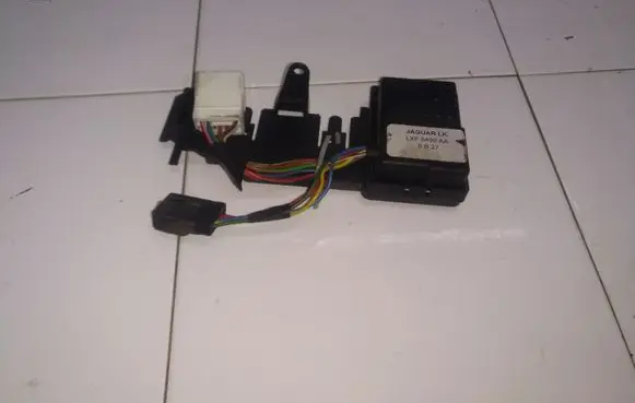 Jaguar XJ X300 Light module LCM LXF6490AA