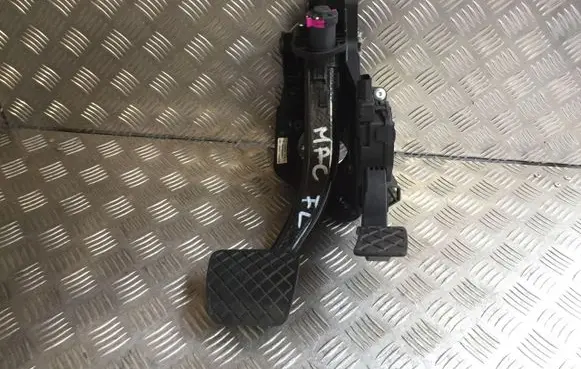 Porsche Macan (95B) Accelerator throttle pedal