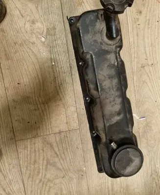 Nissan Navara D22 Rocker cam cover 