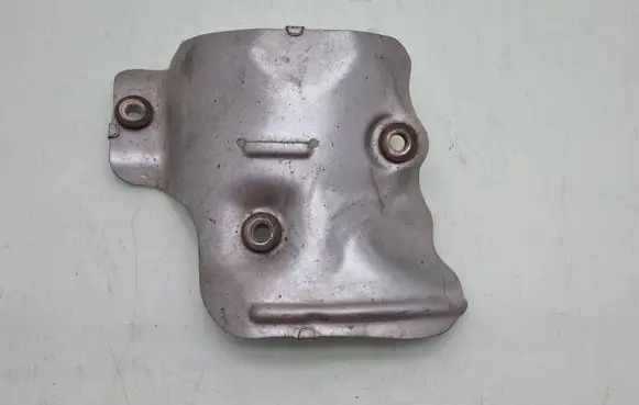 Toyota Land Cruiser (J150) Heat shield in engine bay 1727111021