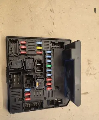 Nissan Qashqai Fuse module 284B7JD000