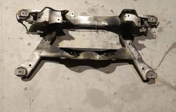 Volkswagen Golf V Rear subframe 
