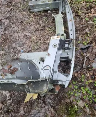 Mercedes-Benz E W124 Front bodywork piece 