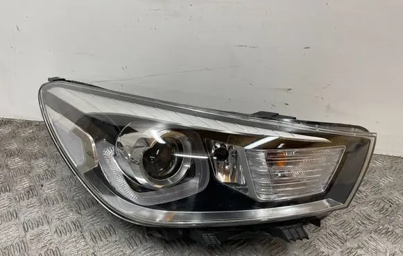 KIA Rio Headlight/headlamp 92102H8