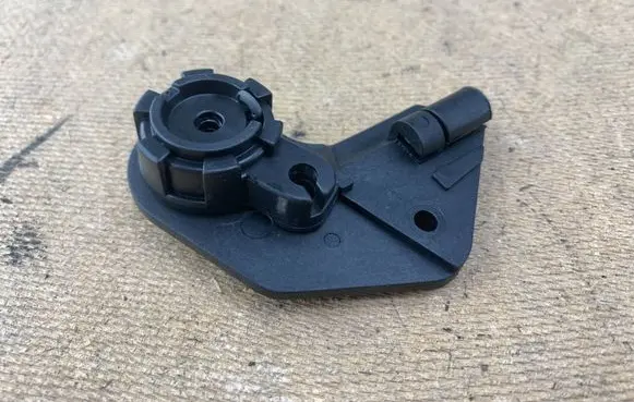 Engine bonnet (hood) release handle