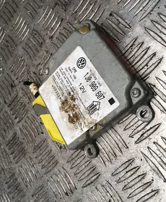 Volkswagen PASSAT B5 Airbag control unit/module 1J0909607 5WK4199 00302MOGLLYX