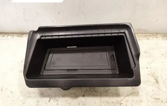 BMW i4 Bottom trim 17949110