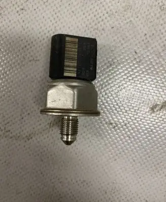 Mercedes-Benz C W204 Fuel pressure sensor A2711530328