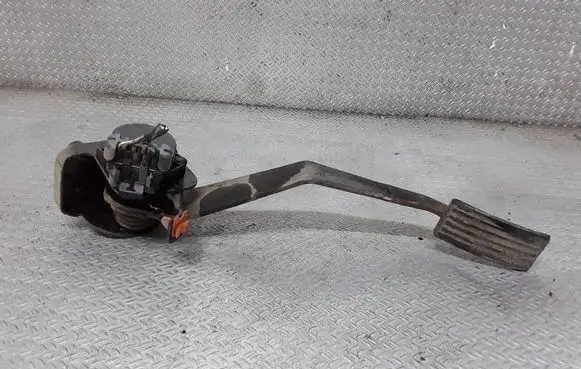 Land Rover Discovery Accelerator throttle pedal SAB101390