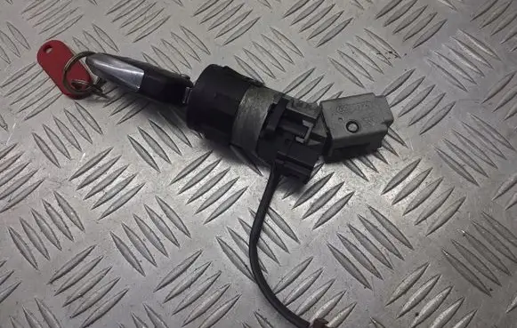 Citroen C4 Grand Picasso Ignition lock 9663123380