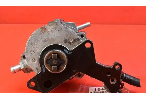 Skoda Octavia Mk2 (1Z) Vacuum pump 038145209M