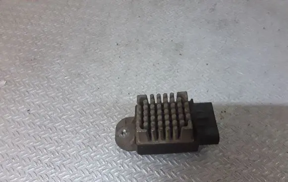 Chrysler Pacifica Coolant fan relay P04868332AE