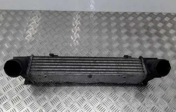 BMW 1 E81 E87 Intercooler radiator 7524916 3093796 752491608