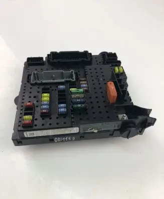 Volvo XC90 Fuse module 30728512
