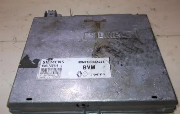 Renault Laguna I Engine control unit/module S101725114Q hom7700864275
