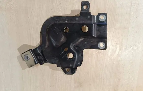 Audi e-tron Headlight/headlamp mounting bracket 4KE821467