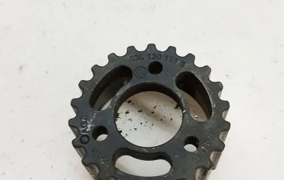 Volkswagen Golf VI Fuel pump gear (pulley) 03L130111E