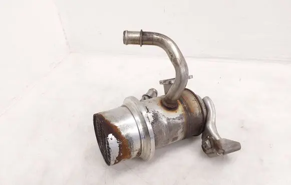 Volkswagen PASSAT B8 EGR valve cooler 04L131512D Y2392011