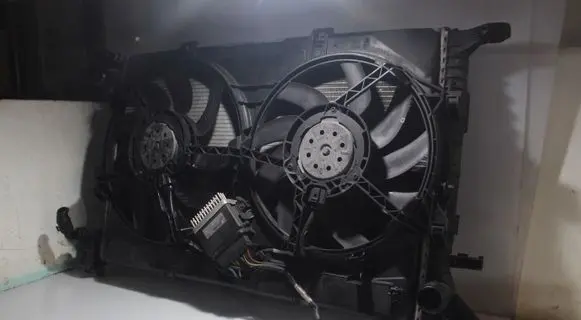 Audi A6 C7 Air conditioning (A/C) fan (condenser) 