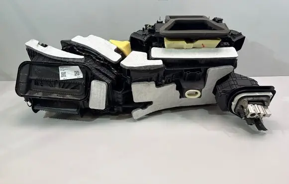 BMW 7 G70 Interior heater climate box assembly 5A5D0E3 8574688