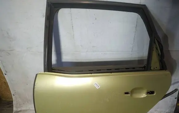 Citroen C4 I Picasso Rear door geltonos