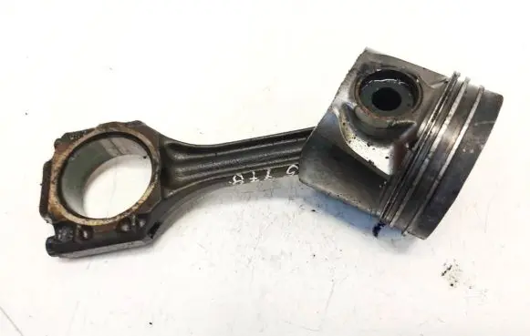 Seat Toledo I (1L) Piston with connecting rod 79l46 m071