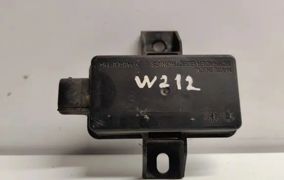 Mercedes-Benz E W212 Tire pressure control unit A0009003704
