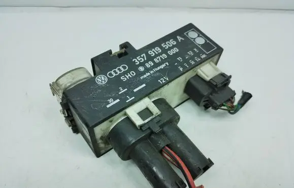 Volkswagen Golf IV Coolant fan relay 357919506A 898719000