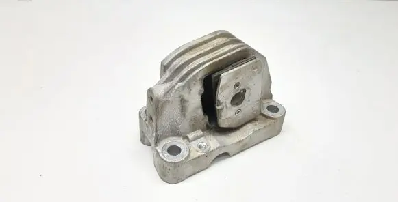 Volvo S60 Engine mount bracket 30776354