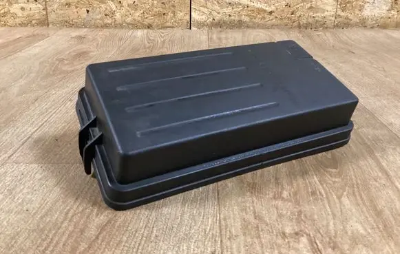 Chevrolet Nubira Fuse box cover 