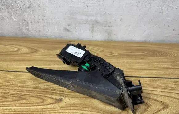 Volkswagen Golf VI Accelerator throttle pedal 1K1723503AH 6PV01103951