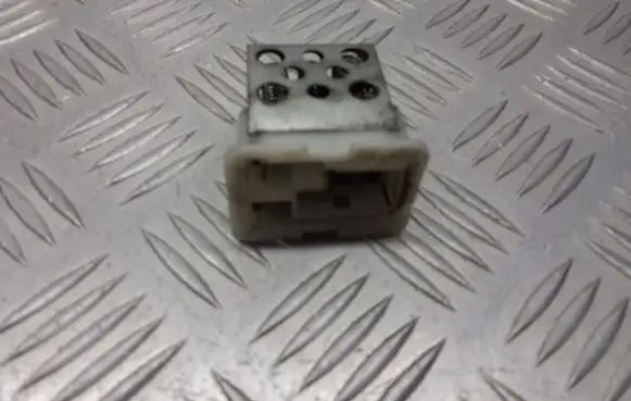 Opel Astra H Heater blower fan relay 