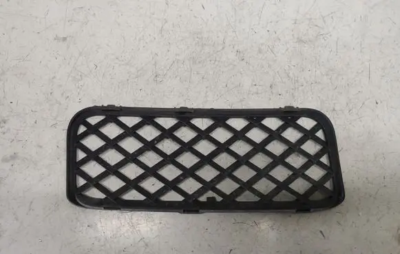 Volkswagen Touareg I Front bumper lower grill 7L6853676