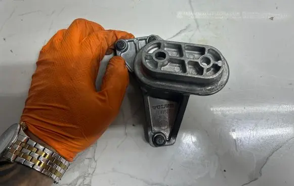 Volvo XC90 Accelerator throttle pedal bracket 8649527