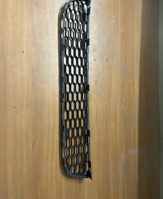 Toyota Corolla Verso E121 Front bumper lower grill 531120F0