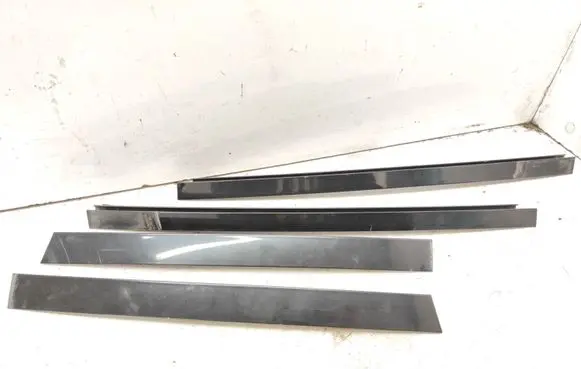 BMW X3 E83 (B) Pillar trim (exterior) 