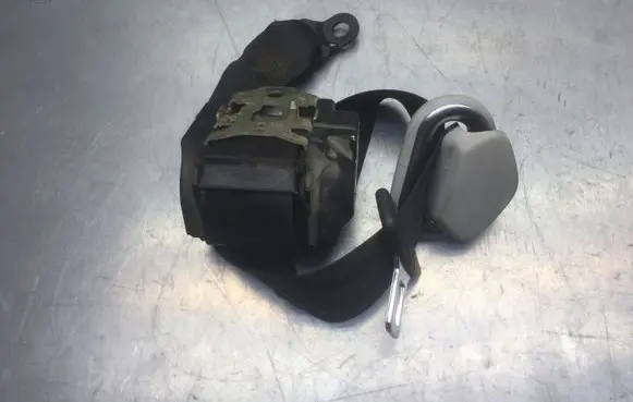 Volkswagen Polo Rear seatbelt 6N0857806 32007132 1J0857731