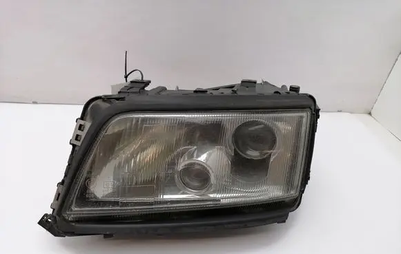 Audi A8 S8 D2 4D Headlight/headlamp 0301047211 K44521 1301016047