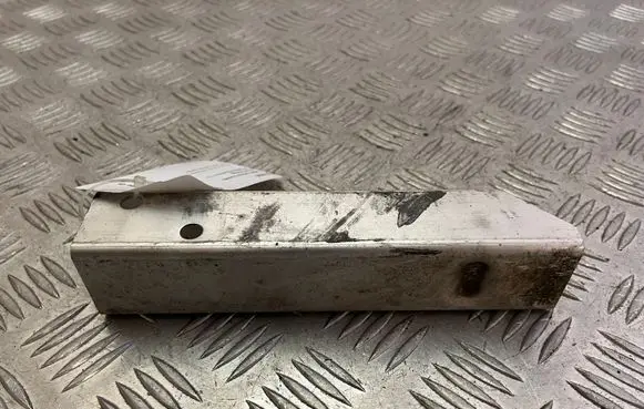 Radiator support slam panel bracket