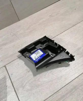 Volvo V40 Front bumper mounting bracket 31425108