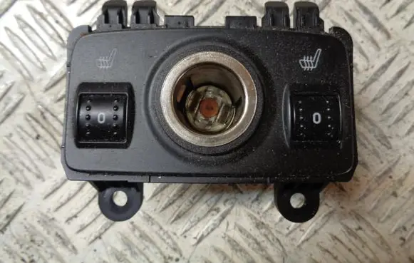 Ford Grand C-MAX Seat heating switch AM5T19K314AC