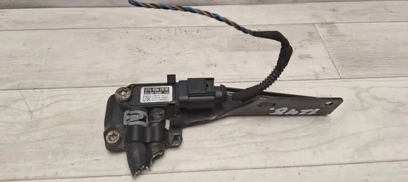 Volkswagen PASSAT B6 Exhaust gas pressure sensor 076906051B 3C0131552R