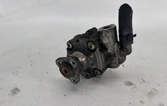 Audi Q7 4L Power steering pump 7L8422154F