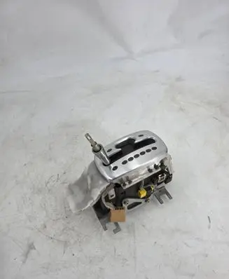 Audi A8 S8 D2 4D Gear shifter/selector 4D0713041
