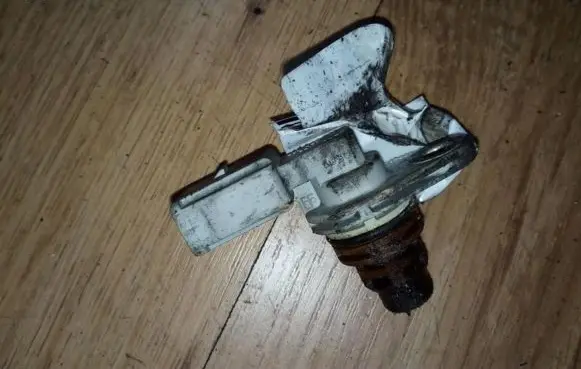 Volkswagen Polo Camshaft position sensor 03D907601