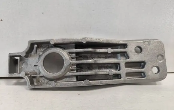 Opel Insignia A Radiator support slam panel bracket 23120322