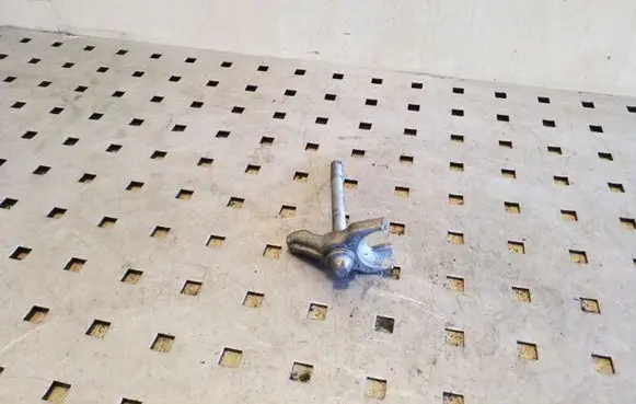 BMW 5 E60 E61 Fuel Injector clamp holder