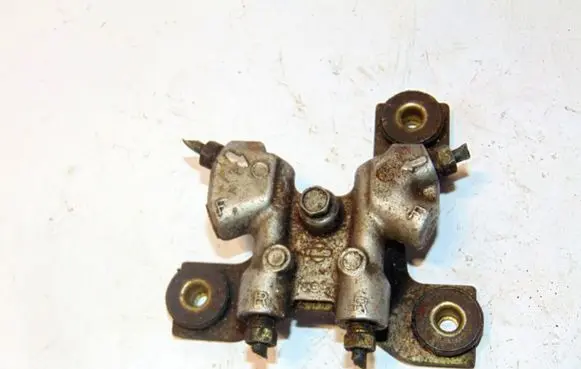 Nissan Almera Brake power pressure regulator 464002J000